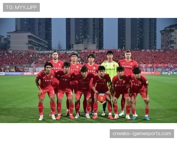 中超第四轮战罢:成都蓉城10分领跑,重庆铜梁龙升至第二,云南玉昆位列第三 中超第四轮战罢:成都蓉城10分领跑,重庆铜梁龙升至第二,云南玉昆位列第三